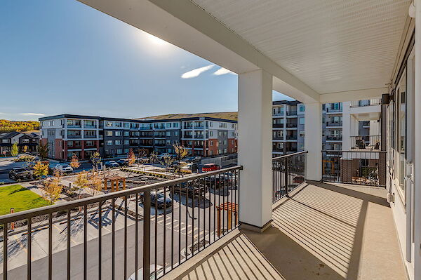 Calgary 3 bedrooms Condo Unit for rent. Property photo: 680770-3