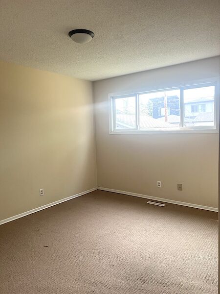 Calgary 3 bedrooms Duplex for rent. Property photo: 681815-3