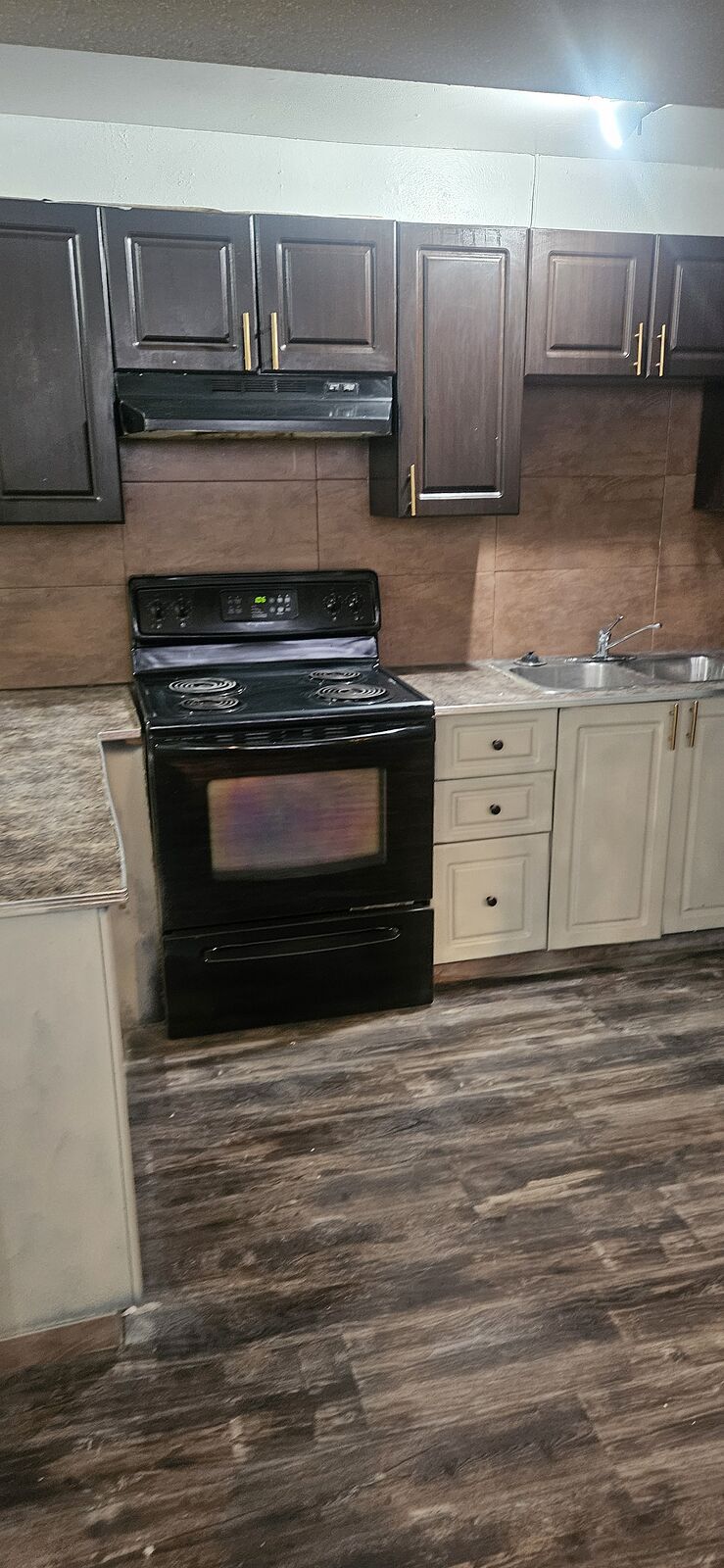 Calgary 3 bedrooms Condo Unit for rent. Property photo: 681901-1