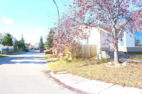 Calgary 3 + Den bedrooms House for rent. Property photo: 68270-2