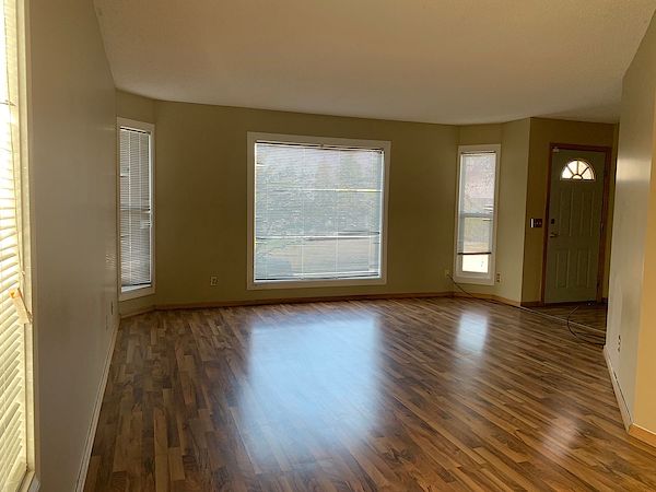 Calgary 3 + Den bedrooms House for rent. Property photo: 68270-3