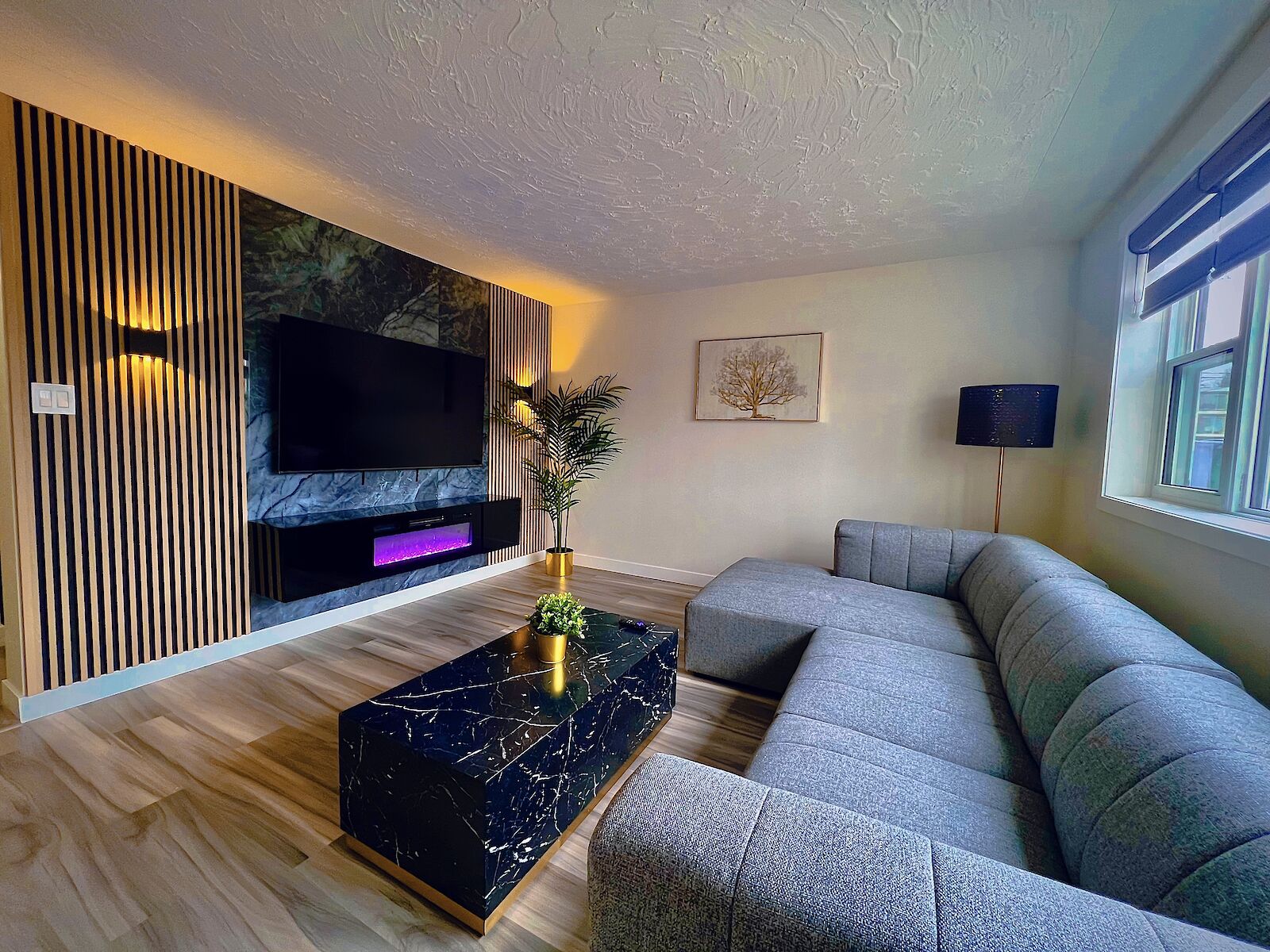 Calgary 2 bedrooms Condo Unit for rent. Property photo: 683220-1