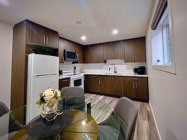Calgary 2 bedrooms Condo Unit for rent. Property photo: 683220-3