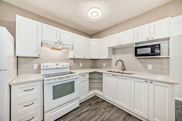 Calgary 2 bedrooms Basement for rent. Property photo: 683330-2
