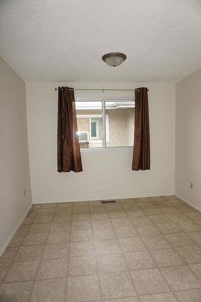 Calgary 2 bedrooms Fourplex for rent. Property photo: 683387-3