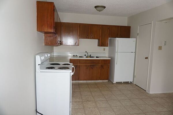 Calgary 2 bedrooms Fourplex for rent. Property photo: 683387-2