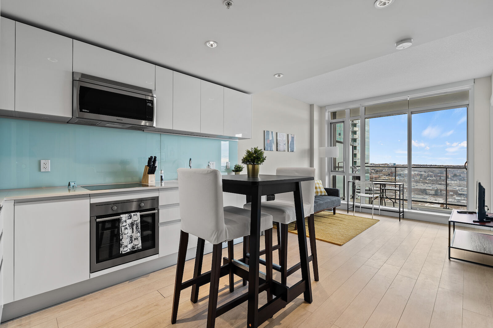 Calgary 1 bedroom Condo Unit for rent. Property photo: 684020-1