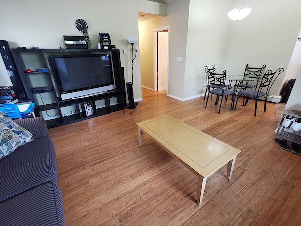 Calgary 3 bedrooms Fourplex for rent. Property photo: 684704-3