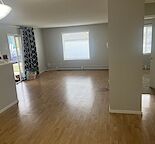 A Cozy 2-Bed & 2-Bath, Spacious & Bright Corner Unit