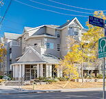 Cozy Renovated 2 Bed 1 Bath in the Heart of Downtown