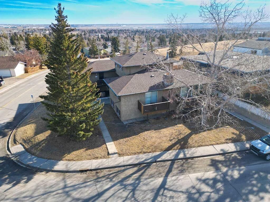 Calgary 3 bedrooms Townhouse for rent. Property photo: 689045-1