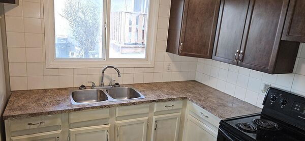 Calgary 3 bedrooms Townhouse for rent. Property photo: 689045-2