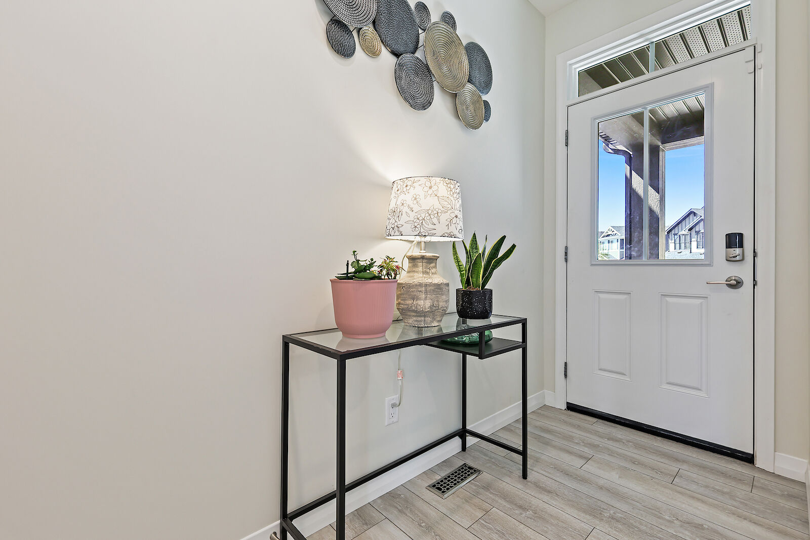 Calgary 4 bedrooms House for rent. Property photo: 690103-1