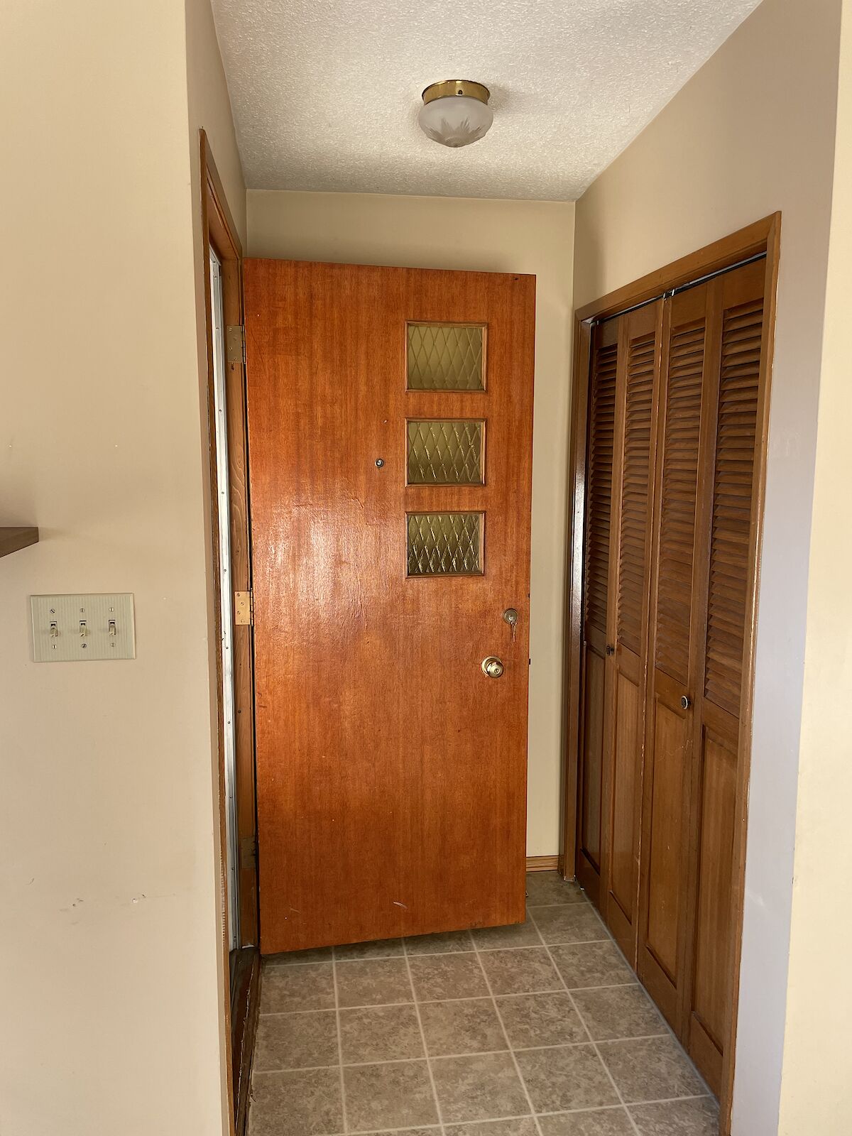 Calgary 2 bedrooms Duplex for rent. Property photo: 690589-1