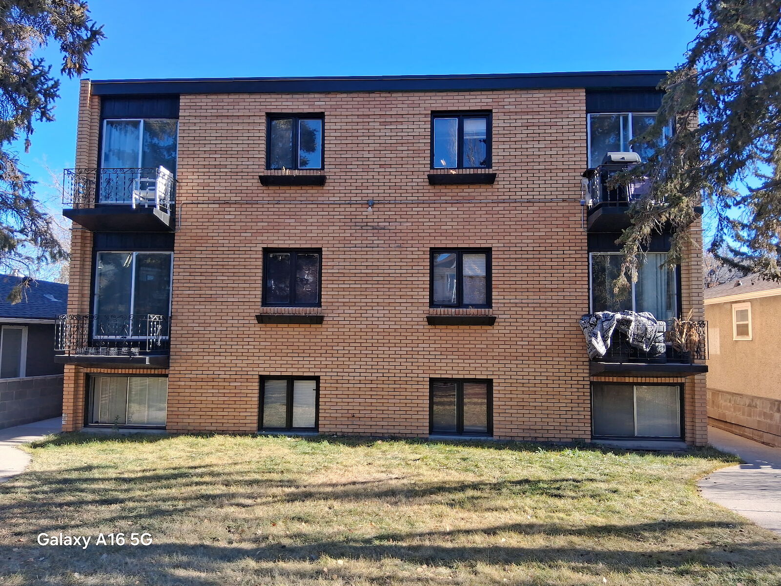 Calgary 1 bedroom Apartment for rent. Property photo: 690762-1