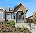 SHOW HOME CONDITION 3 BED/2.5 BATH ATTACHED BUNGALOW DBL GARAGE LAKE ACCESS