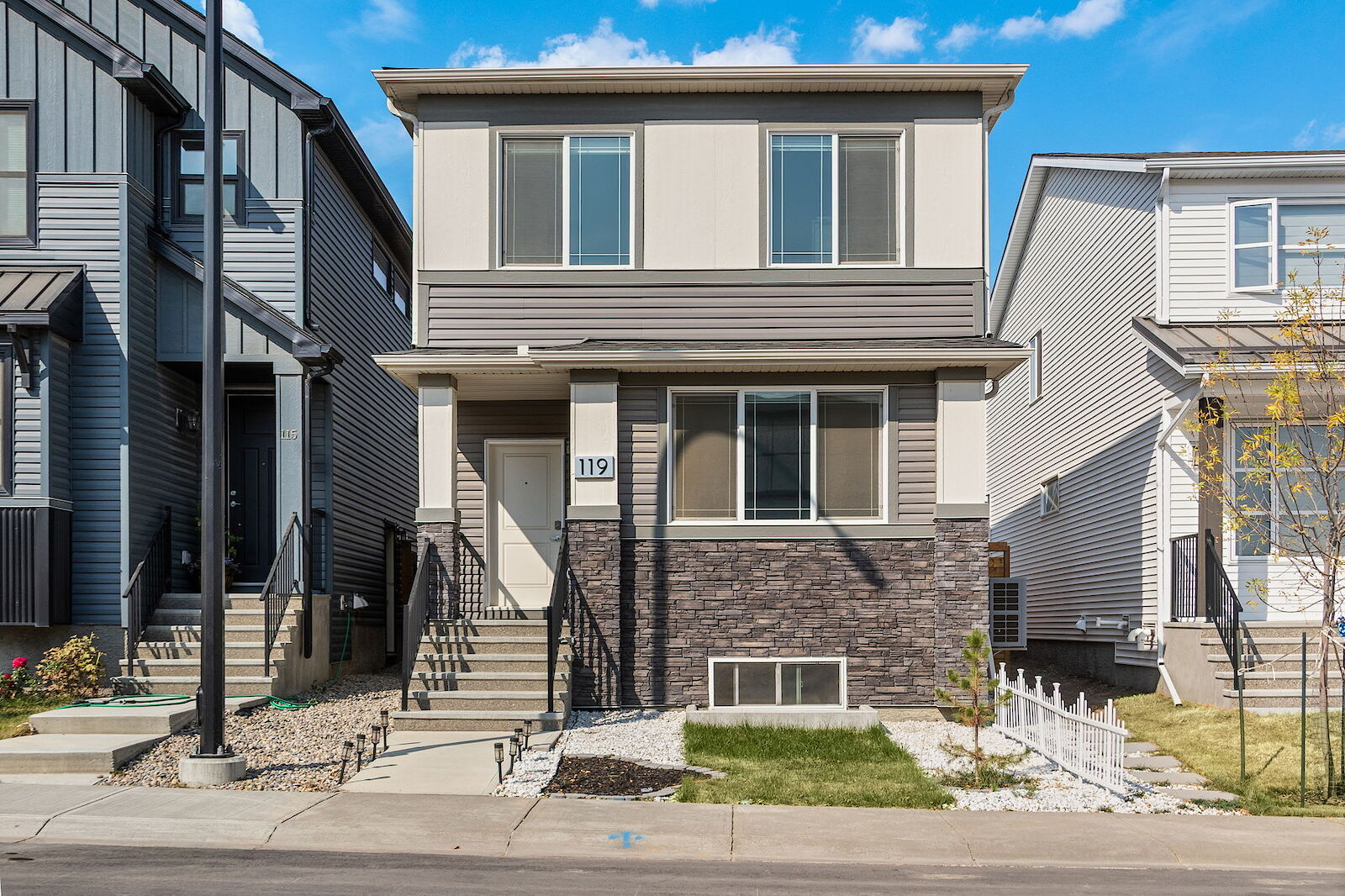 Calgary 3 + Den bedrooms House for rent. Property photo: 692304-1