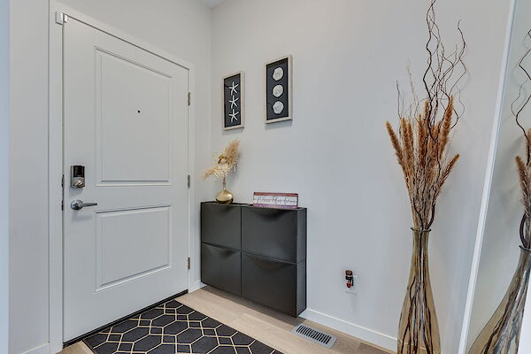 Calgary 3 + Den bedrooms House for rent. Property photo: 692304-2