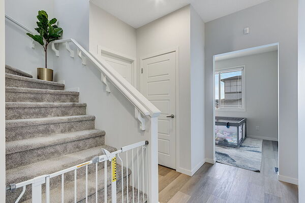 Calgary 3 + Den bedrooms House for rent. Property photo: 692304-3