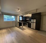 Clean and Bright 1 Bedroom Condo - Sunalta