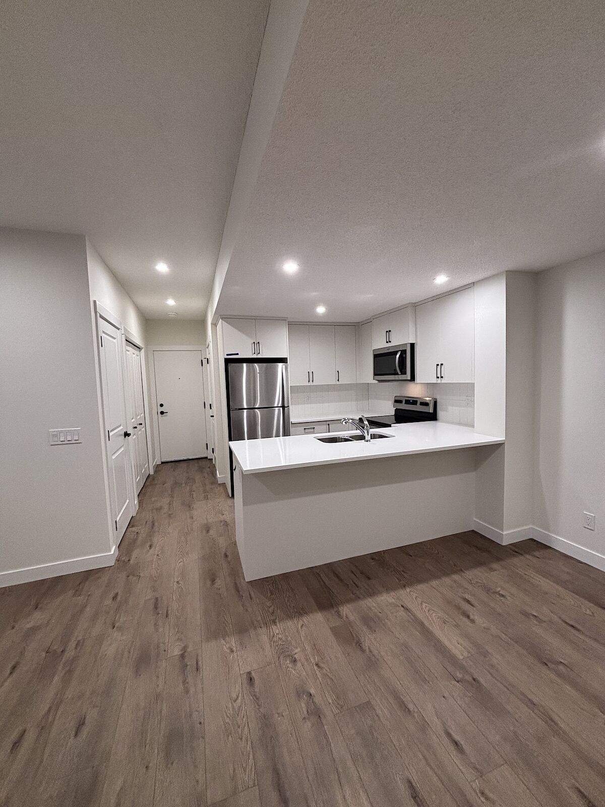 Calgary 1 bedroom Basement for rent. Property photo: 692983-1