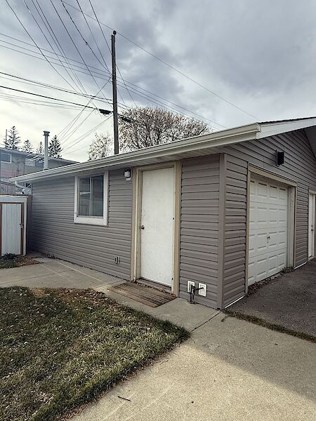 Calgary  bedrooms Storage for rent. Property photo: 693234-2