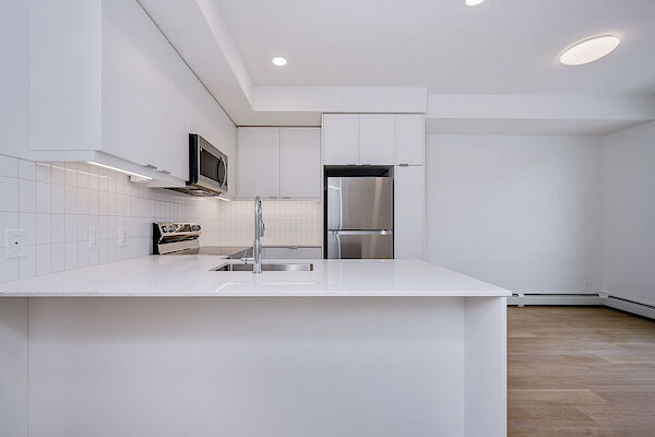 Calgary 2 bedrooms Condo Unit for rent. Property photo: 693966-2