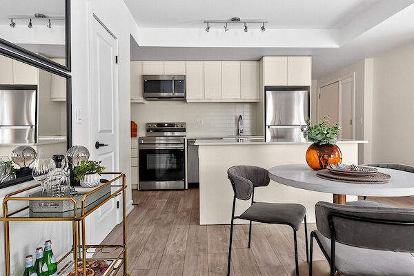 Toronto 3 bedrooms Townhouse for rent. Property photo: 693997-3