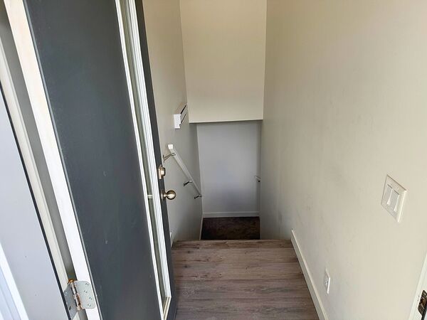 Calgary 2 bedrooms Townhouse for rent. Property photo: 694097-2