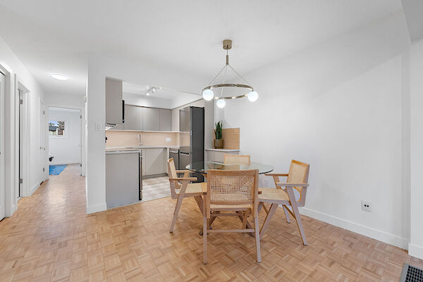 Calgary 4 + Den bedrooms Duplex for rent. Property photo: 694885-3