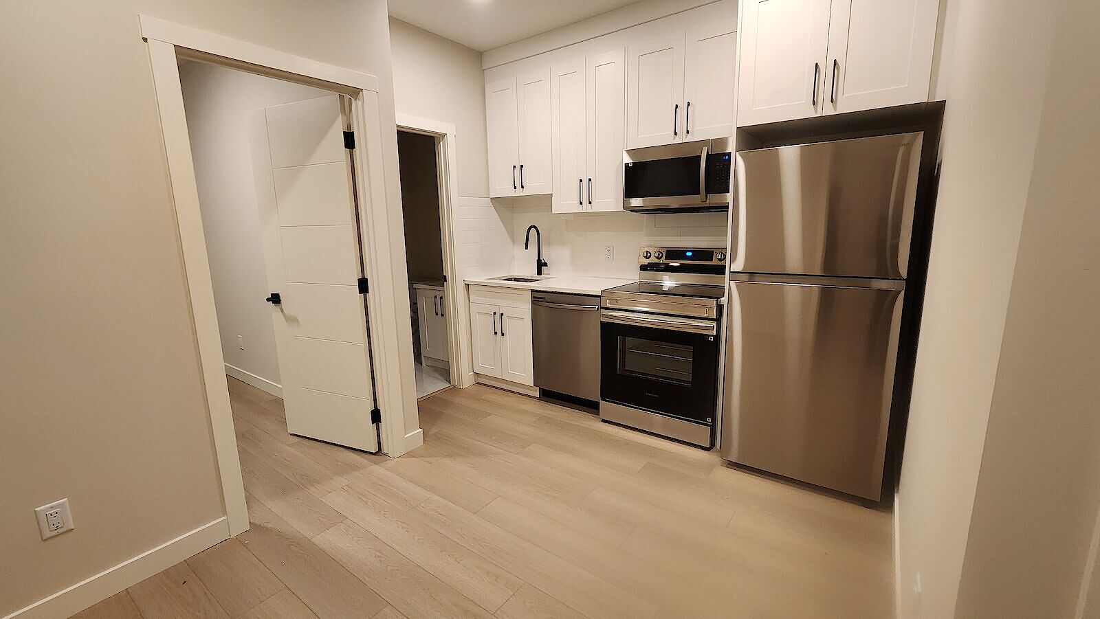 Calgary 2 bedrooms Basement for rent. Property photo: 695091-1