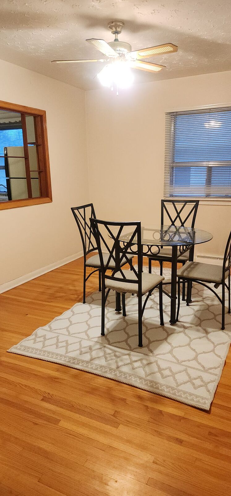 Calgary 3 bedrooms House for rent. Property photo: 695242-1