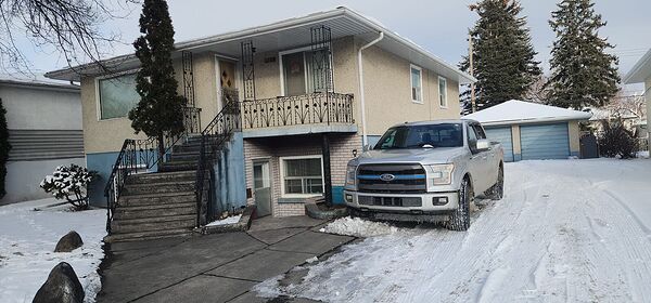 Calgary 3 bedrooms House for rent. Property photo: 695242-2