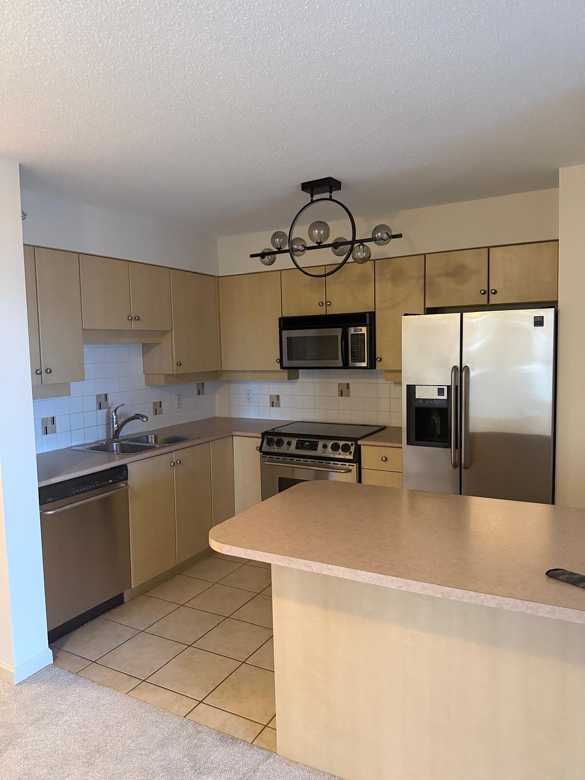 Calgary 2 bedrooms Condo Unit for rent. Property photo: 695279-1