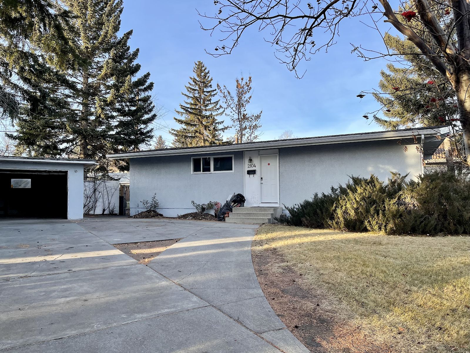Calgary 3 bedrooms House for rent. Property photo: 6960-1
