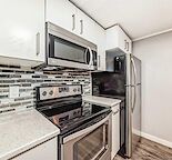 LEGAL Basement Suite- Beautifully Renovated 2 bed + 1 Bath -  In Suite Laundry