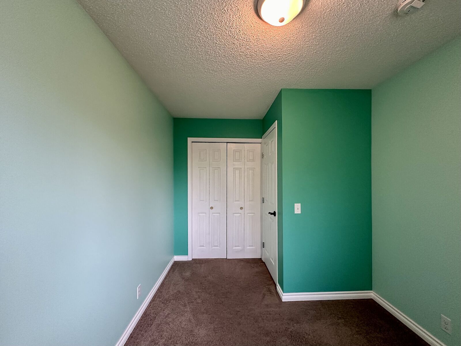 Calgary 1 bedroom Room For Rent for rent. Property photo: 697588-1