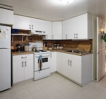 Cozy 1 bedroom lower level Suite in Hillhurst