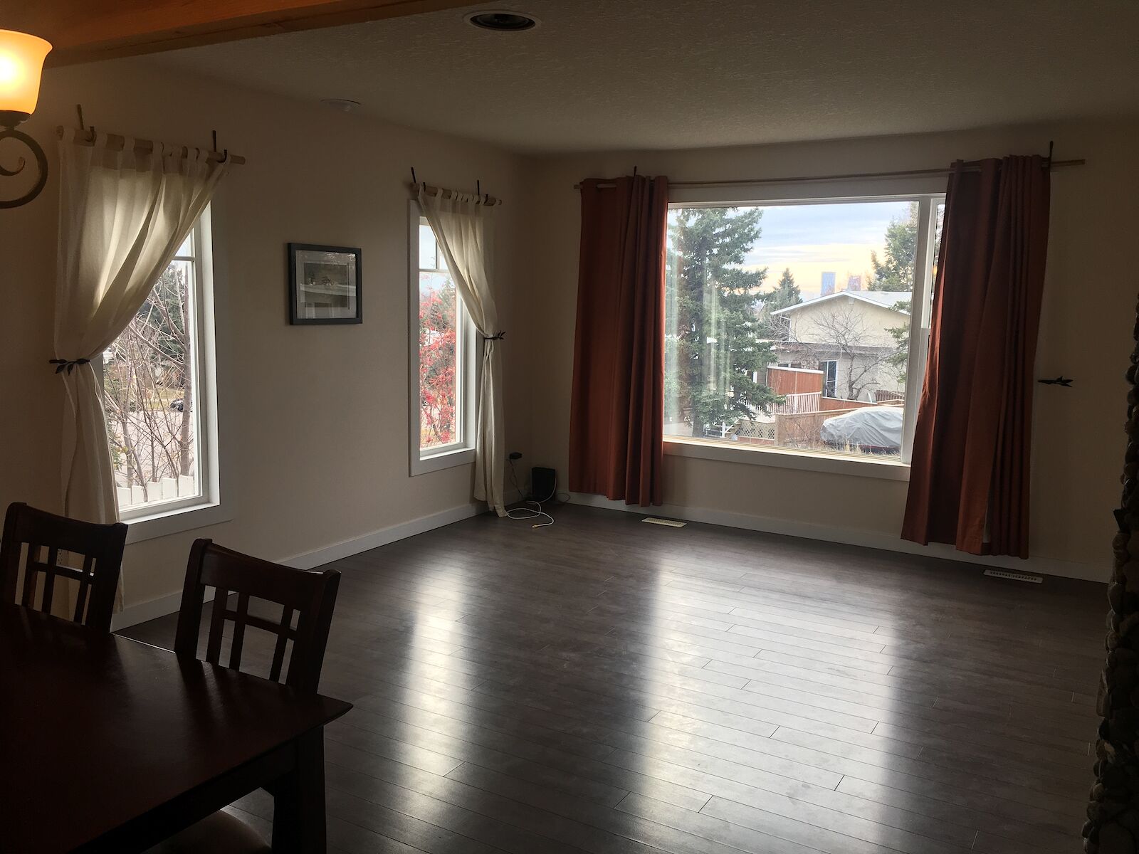 Calgary 3 bedrooms Duplex for rent. Property photo: 697784-1