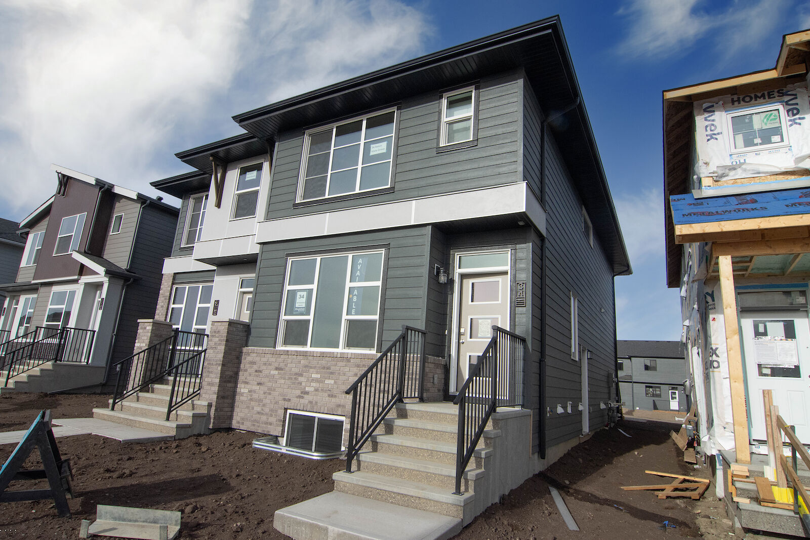 Calgary 3 bedrooms Duplex for rent. Property photo: 698365-1