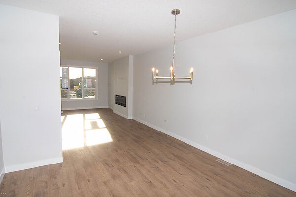 Calgary 3 bedrooms Duplex for rent. Property photo: 698365-2