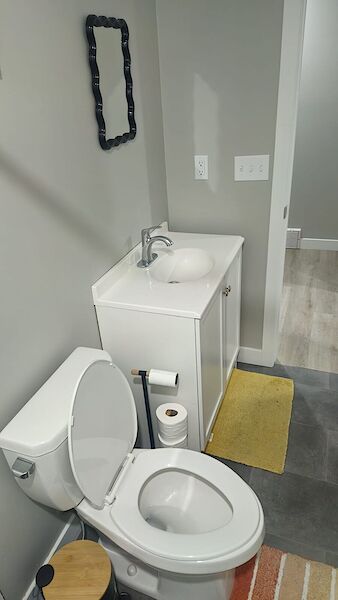 Calgary 1 bedroom Basement for rent. Property photo: 698589-3