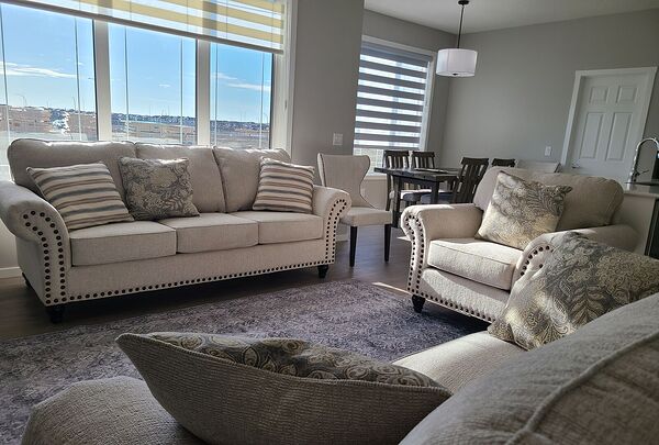 Calgary 3 + Den bedrooms House for rent. Property photo: 698943-3