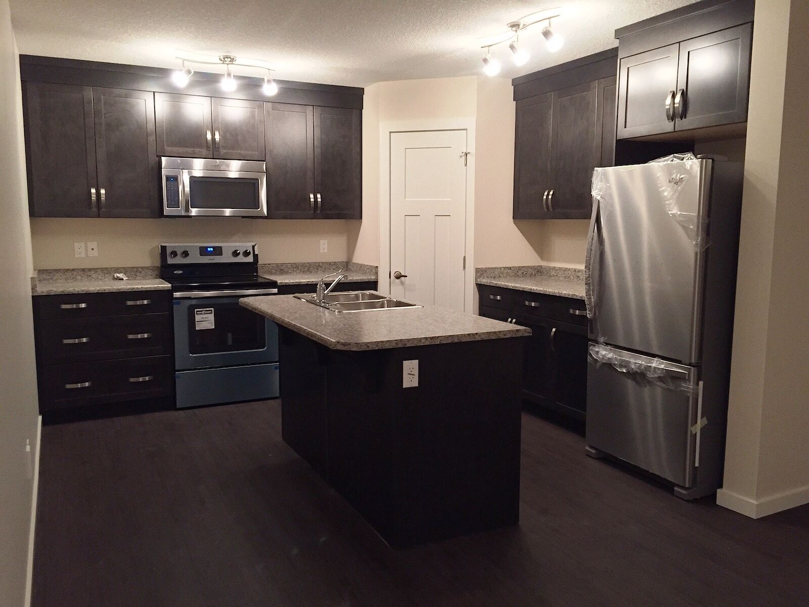 Edmonton 3 bedrooms Fourplex for rent. Property photo: 699107-1