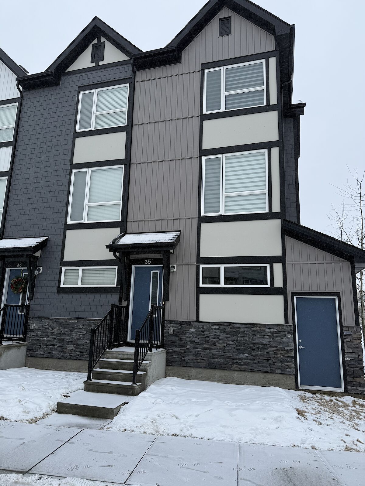 Calgary 2 bedrooms Townhouse for rent. Property photo: 699306-1