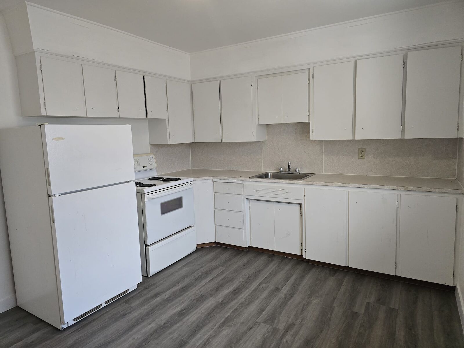 Calgary 2 bedrooms Fourplex for rent. Property photo: 700391-1