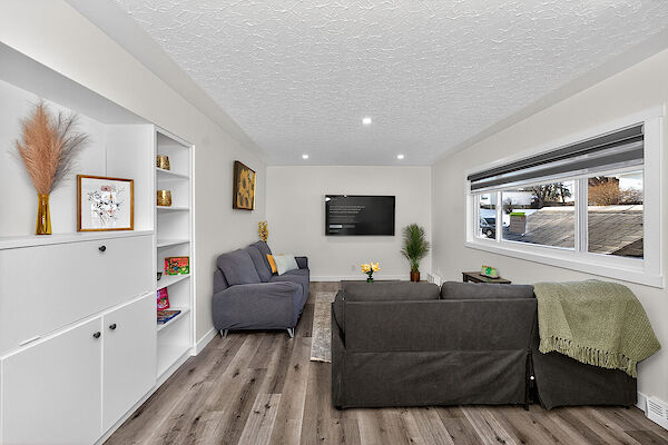 Calgary 2 bedrooms Main Floor for rent. Property photo: 700496-2
