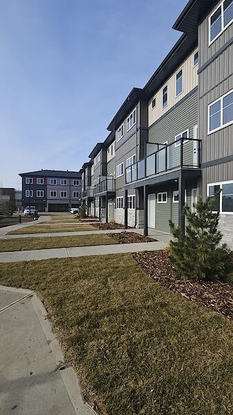 Keswick Windermere Edmonton - Luxury Townhome