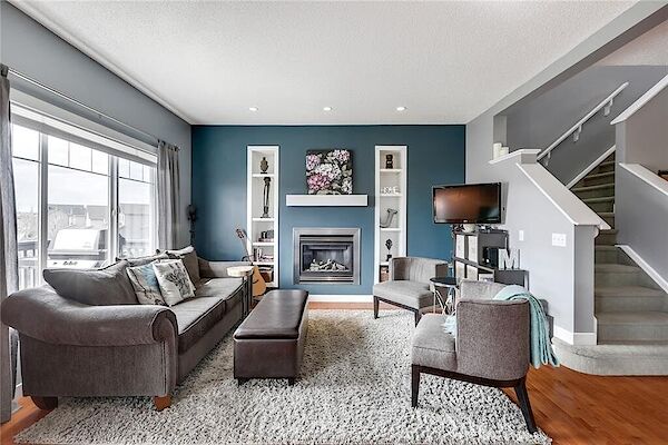 Main Floor Suite for Rent – Backing Onto Ravine&Green Space