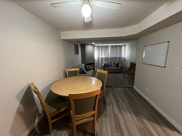 Calgary 3 bedrooms Fourplex for rent. Property photo: 701973-2